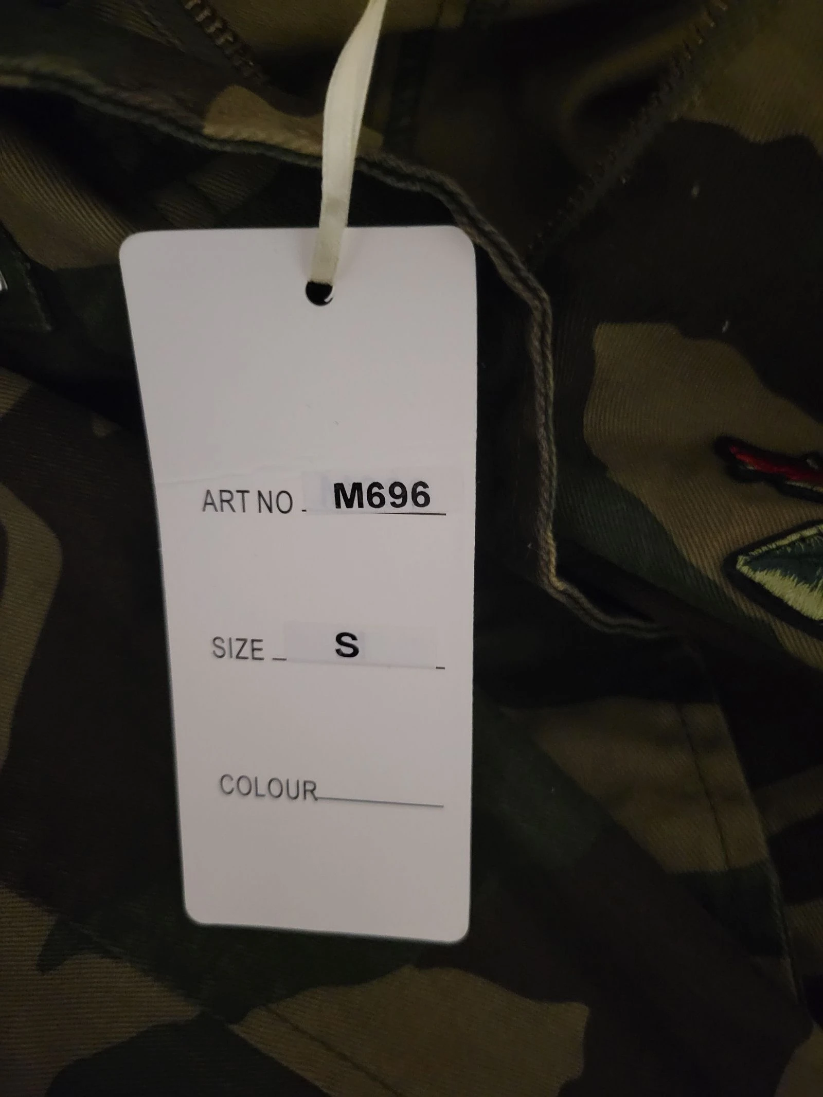 Casaco militar / parka camuflado com bordados (novo com etiqueta) t s-m – photo 11